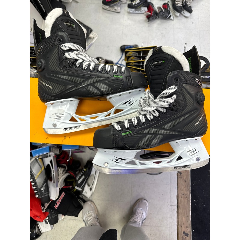 Used Reebok Ribcore SC8726 8.5D Player Skates