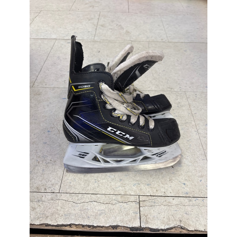 Used CCM Tacks 9050 Size 1.0 Skates