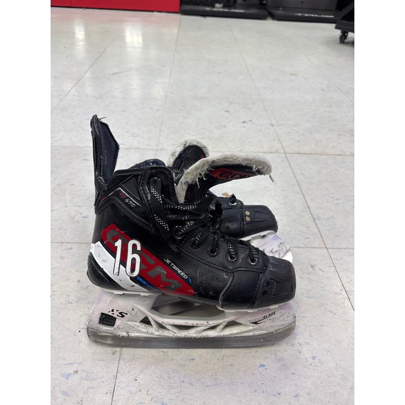 Used CCM JetSpeed FT670 Size 2.0 Junior Skates